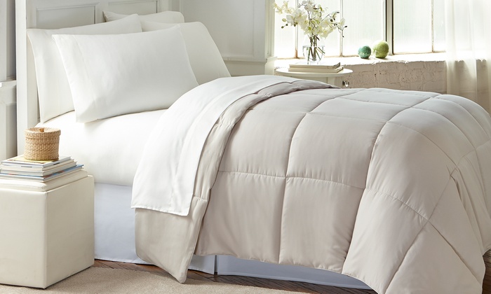 Wexley Home All-Seasons Down-Alternative Comforter