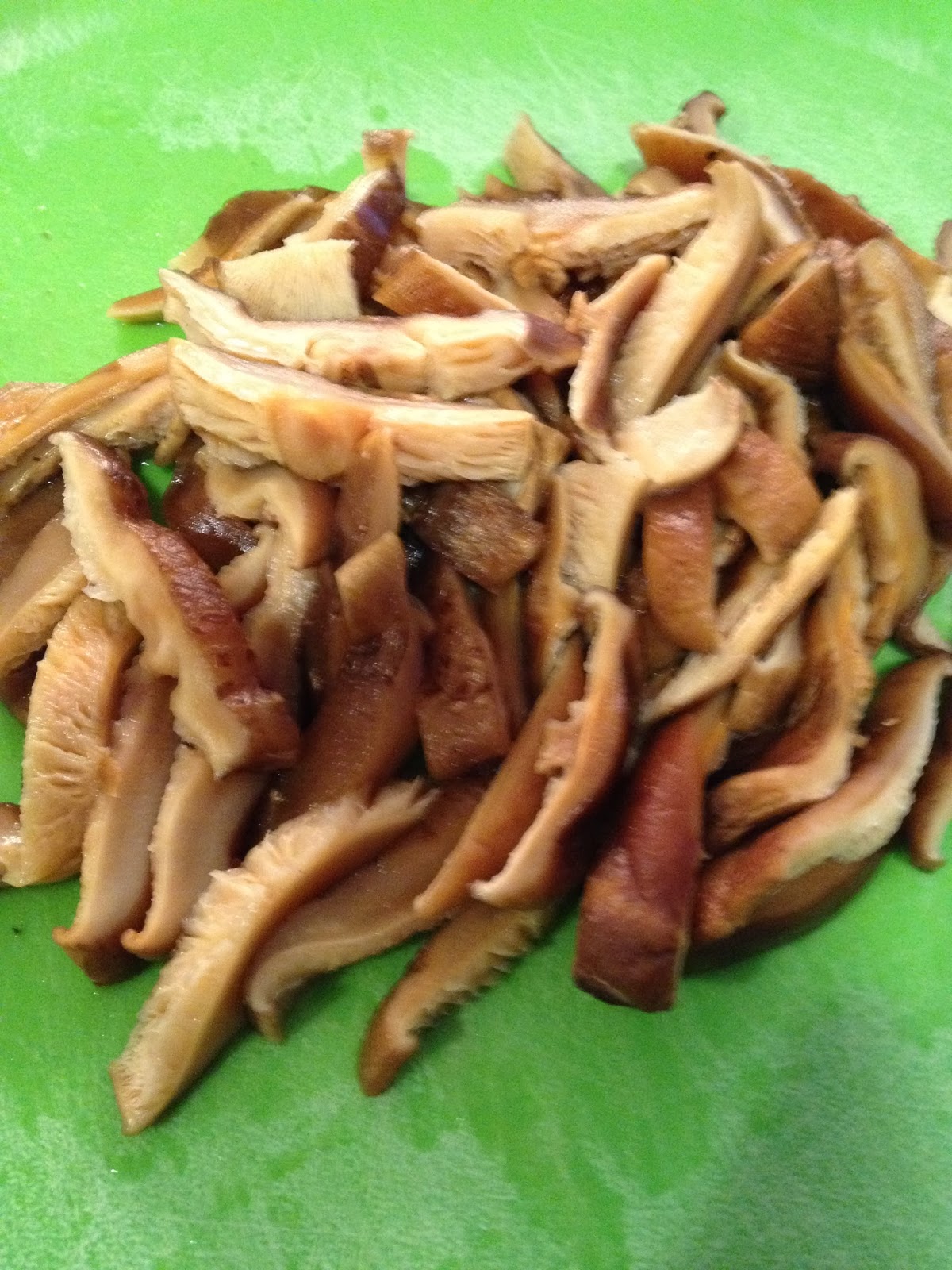 sliced shiitake mushrooms