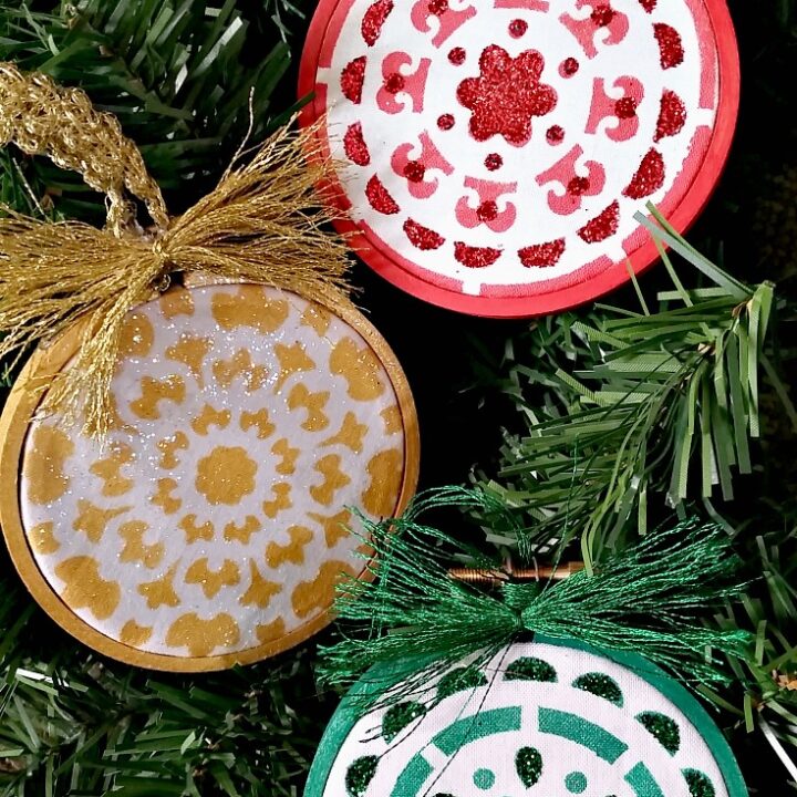 Stenciled Embroidery Hoop Ornaments