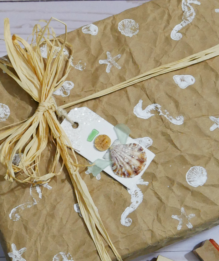 Coastal Gift Wrapping Ideas – #12daysofChristmas Day 9