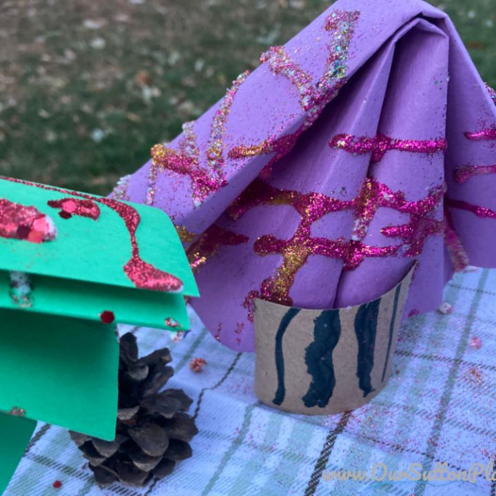 Image for How to Make a Super Easy Paper Christmas Tree