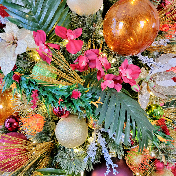 Close-up Elegant Tropical Christmas Tree