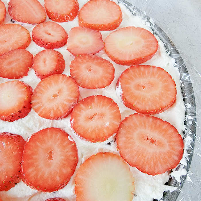 top layer of easy no-bake layered strawberry and chocolate icebox cake