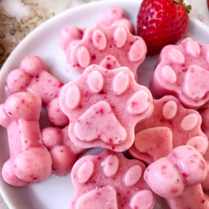 Image for Frozen Strawberry Banana Dog Treats