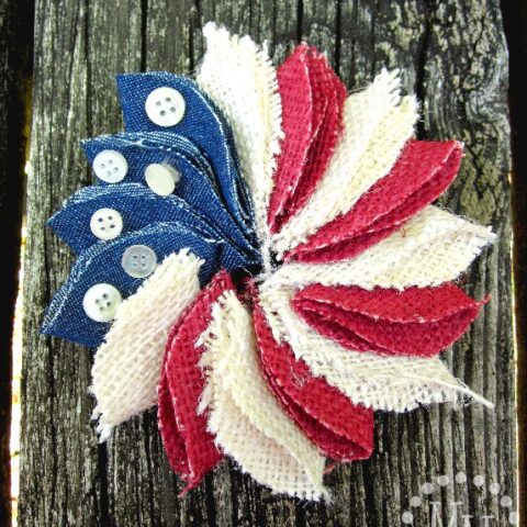 Image for Mini Patriotic Wreath Pin
