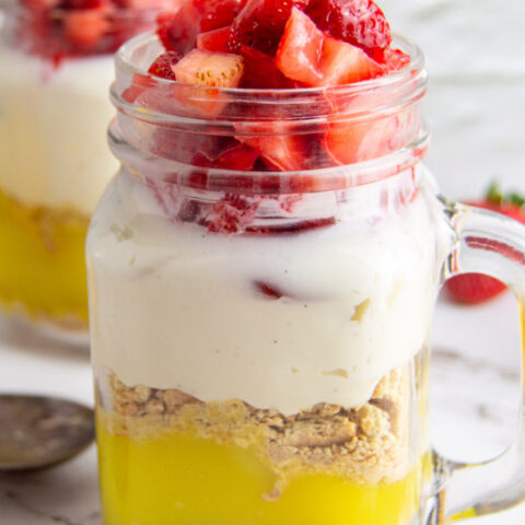 Single strawberry lemon parfait cup