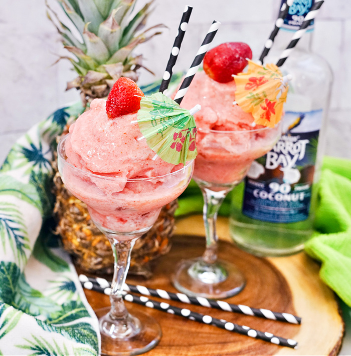 4-Ingredient Frozen Strawberry Colada – Quick and Easy Summer Drink