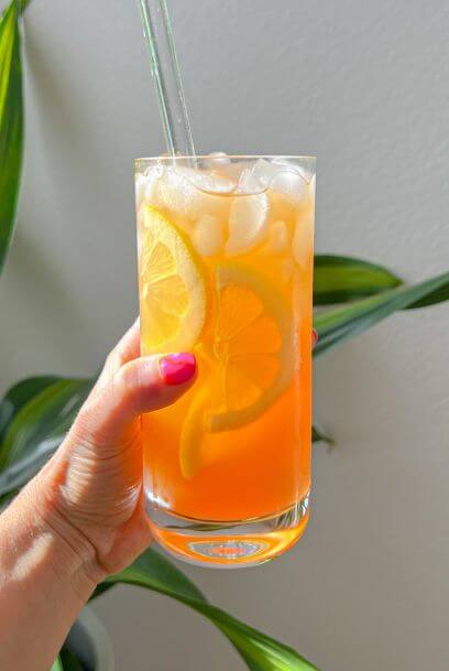 Easy Iced Peach Green Tea Lemonade Recipe (Starbucks Copycat