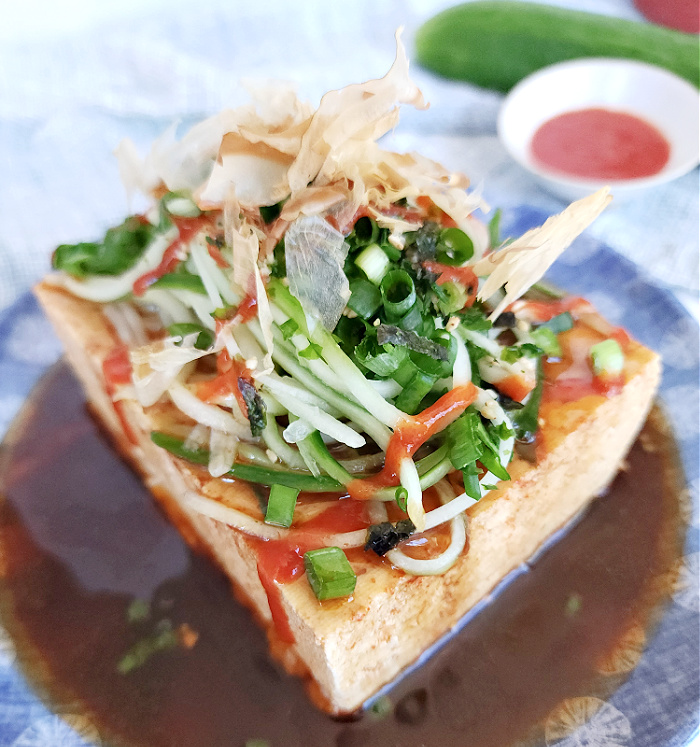 Tofu with Honey Sriracha Sauce and Cucumbers – Healthy Girl Meal